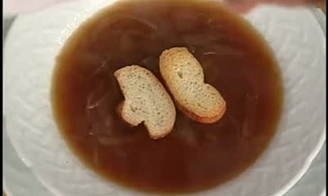 Video: Cooking with Martha: French Onion Soup | Martha Stewart