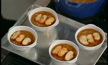 Video: Traditional French Onion Soup | Martha Stewart