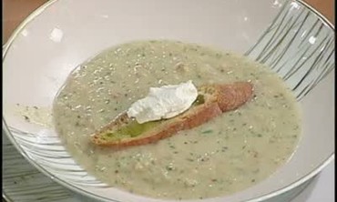 Video: Cooking with Martha: French Onion Soup | Martha Stewart