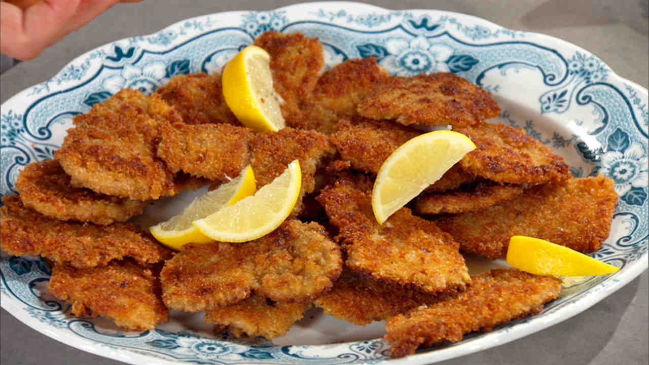 Pork Schnitzel Medallions Martha Stewart Pork tenderloin, marinated in buttermilk, breaded with panko and baked. martha stewart
