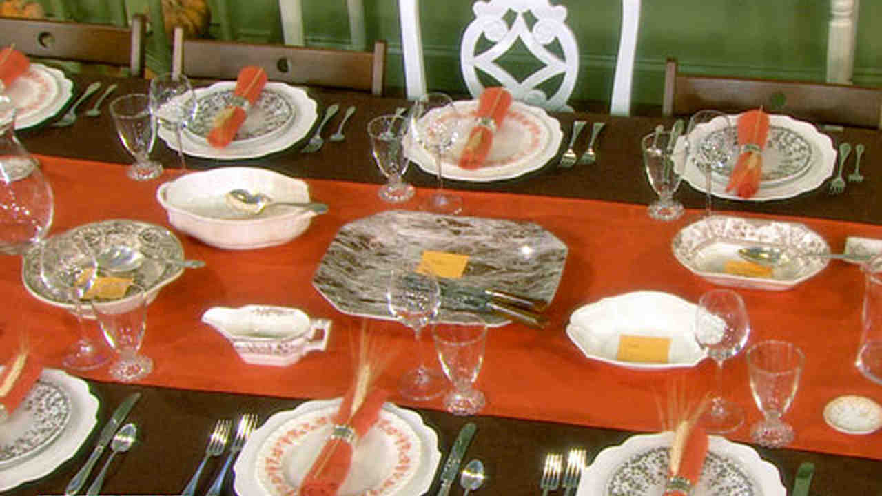 video: how to set a casual thanksgiving table | martha stewart video: how to set a casual thanksgiving table | martha stewart