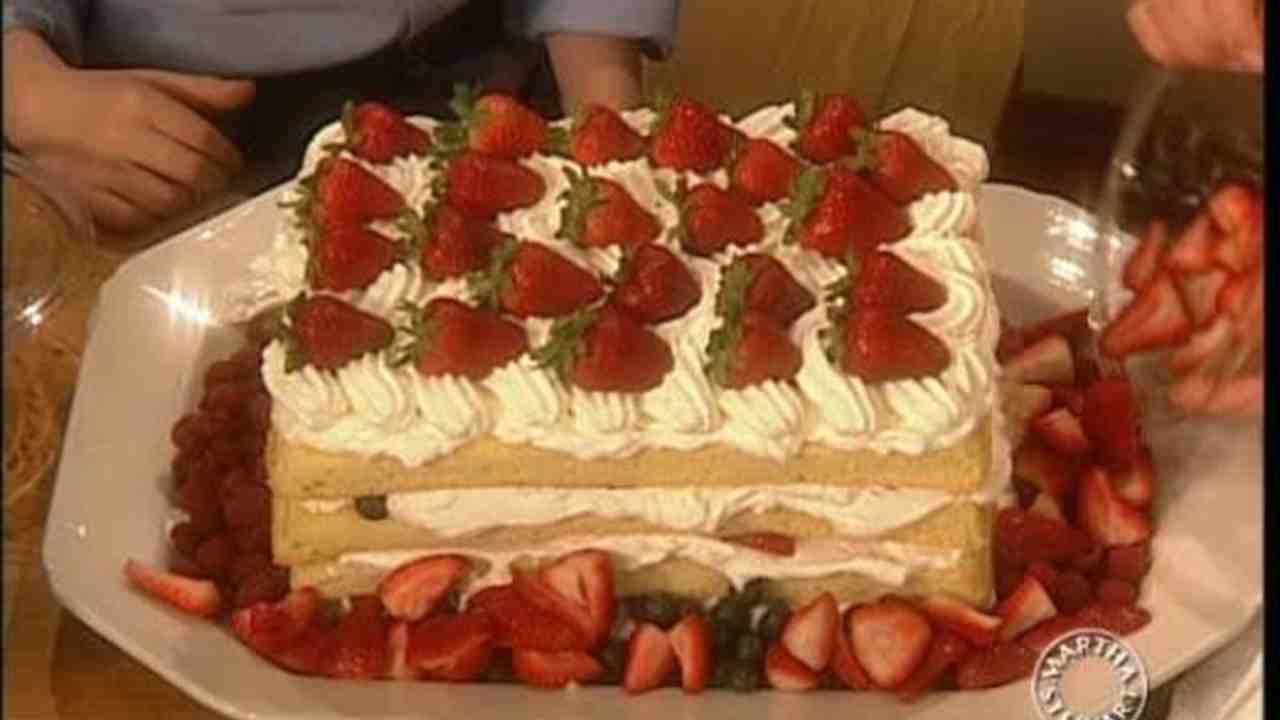 Video How To Make A Berry Sheetcake Martha Stewart