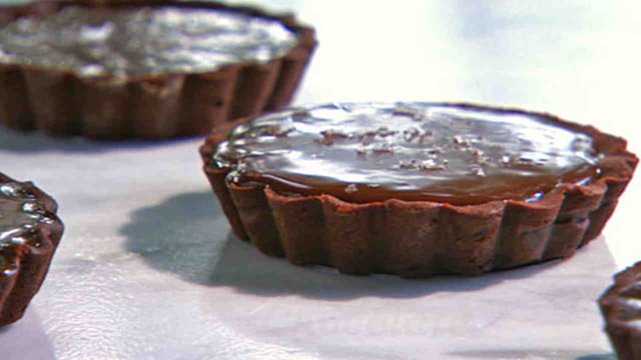 Watch Chocolate-Caramel Walnut Tart video Watch Chocolate-Caramel Walnut Tart video