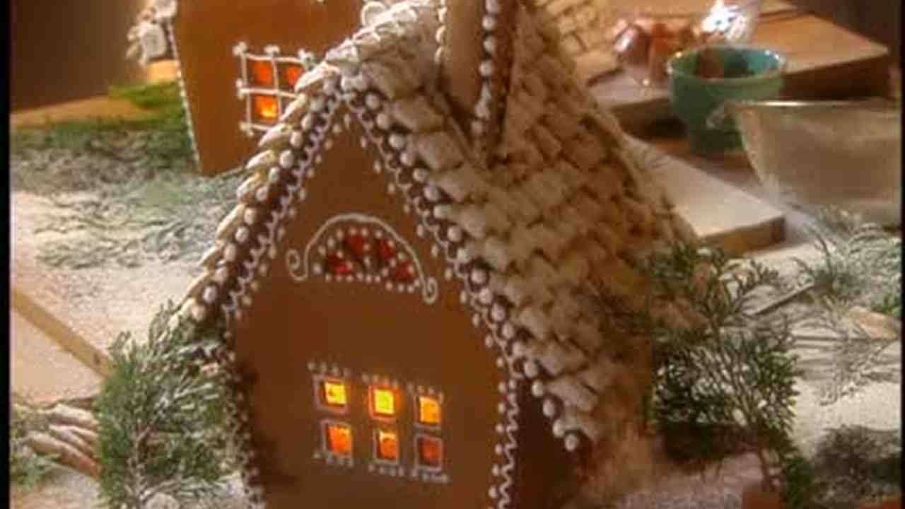 Video How To Make A Gingerbread Cottage Martha Stewart