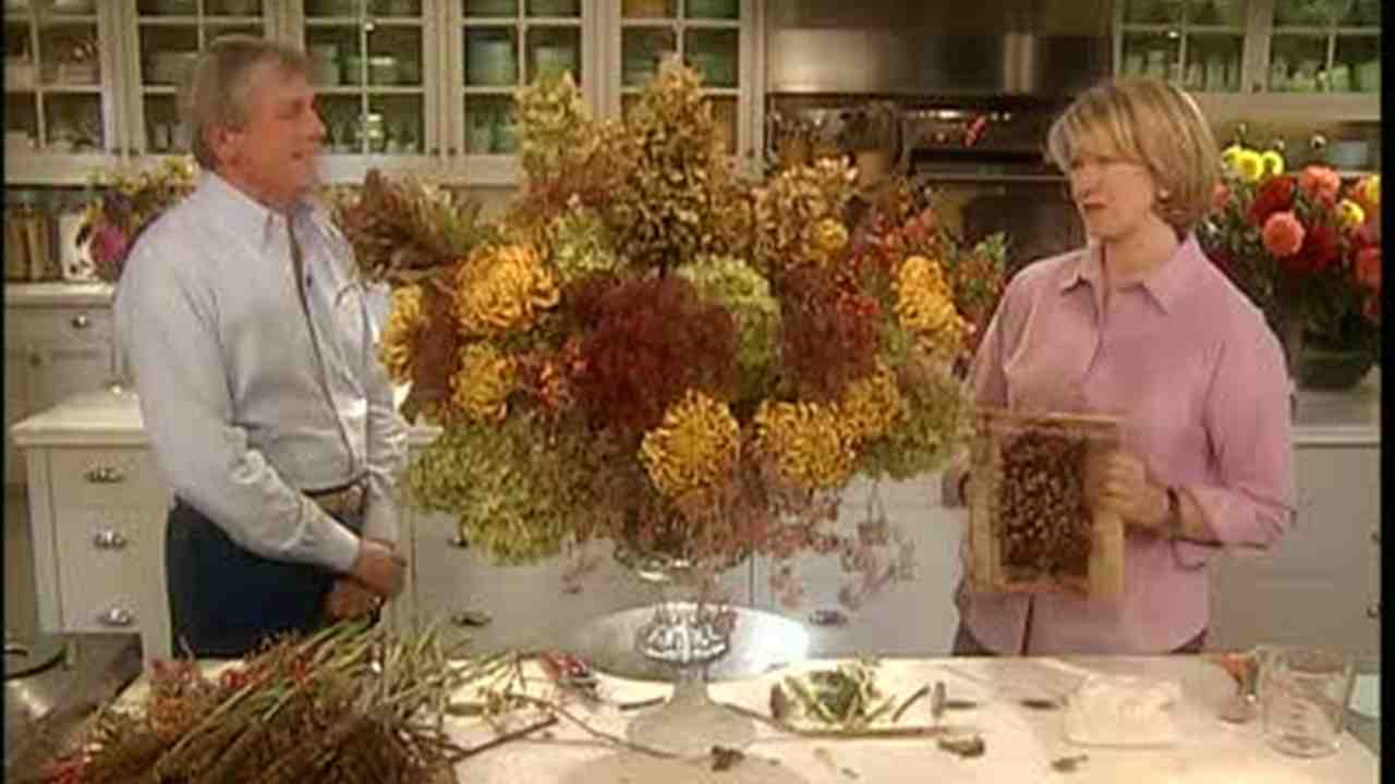 Video Arranging Flowers Into A Wide Vase Martha Stewart