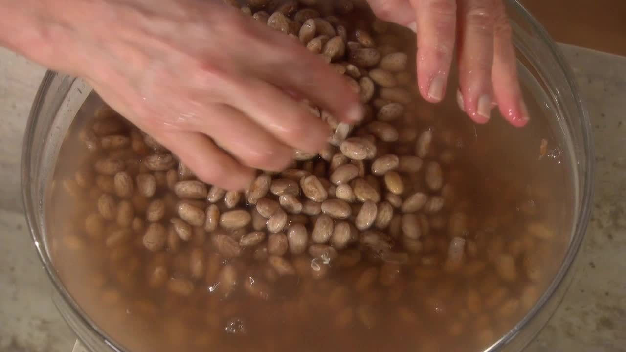 Video Boston Baked Beans Martha Stewart video-boston-baked-beans-martha-stewart
