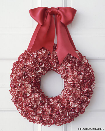 Holiday Carnation Wreath 