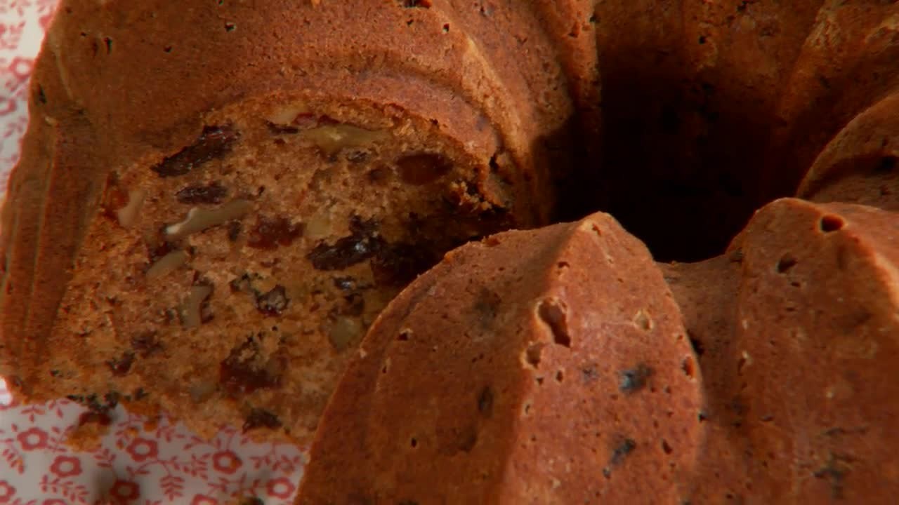 Video Applesauce Spice Cake Martha Stewart