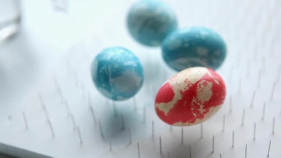 Video How to Marbleize Eggs Martha Stewart