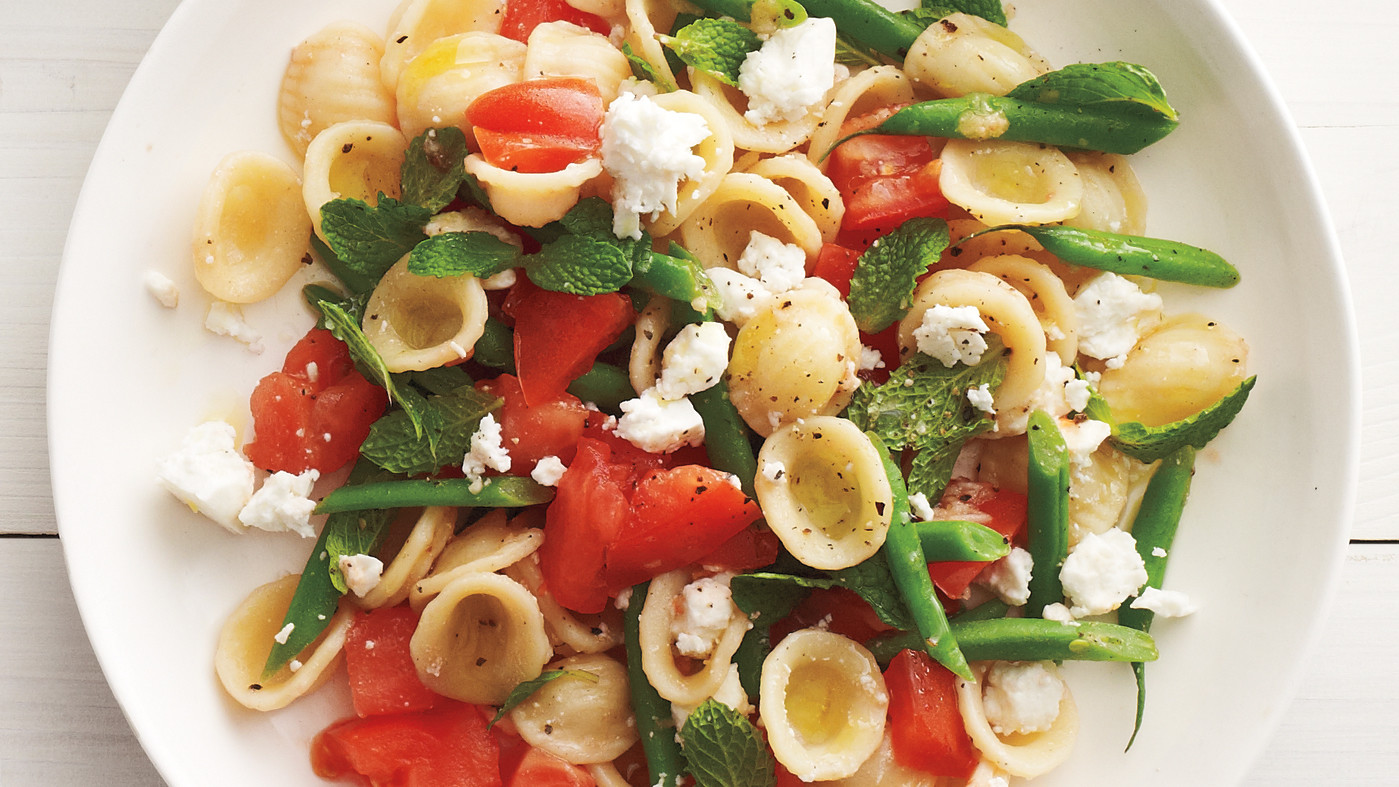 Raw Tomato and Green Bean Pasta