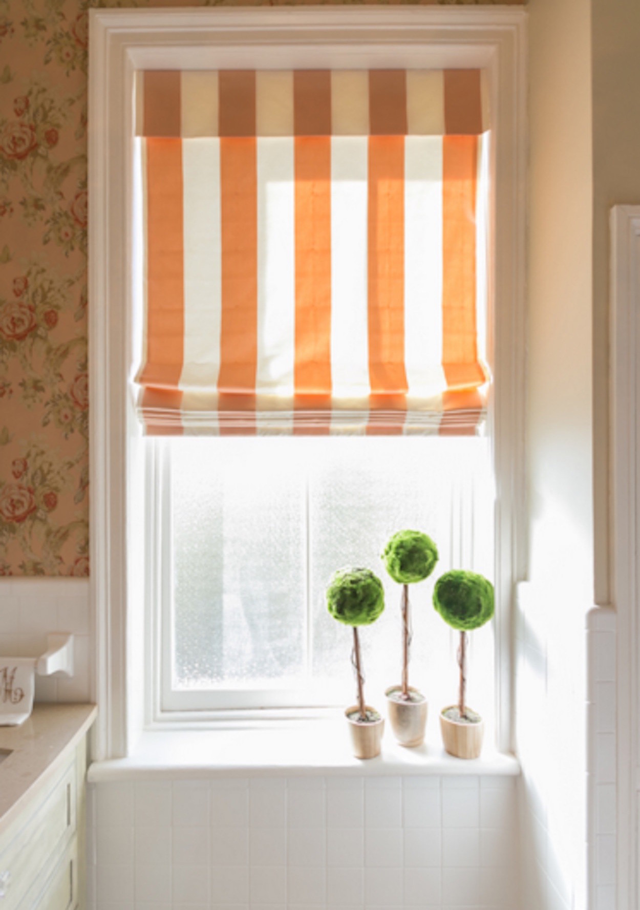 7 Different Bathroom Window Treatments You Might Not Have Thought