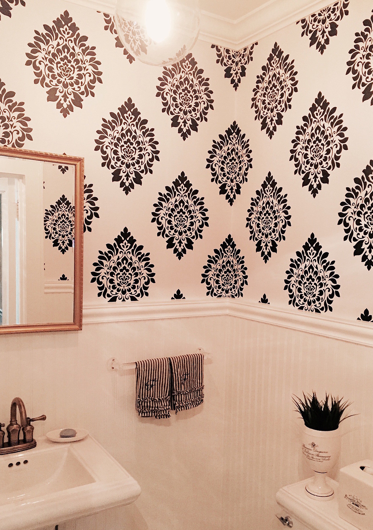 Thinking About a Bathroom Remodel? Here Are 4 Small Decorating Thinking About a Bathroom Remodel? Here Are 4 Small Decorating