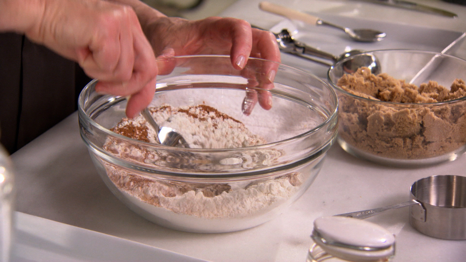 Video Tip Sifting Without a Sifter Martha Stewart