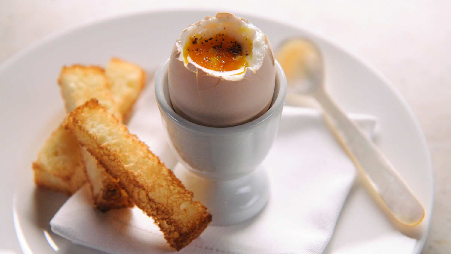 How to Make Boiled Egg and Soldiers How to Make Boiled Egg and Soldiers