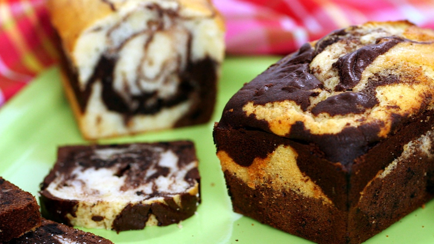 Video Chocolate and Vanilla Marble Cakes Martha Stewart