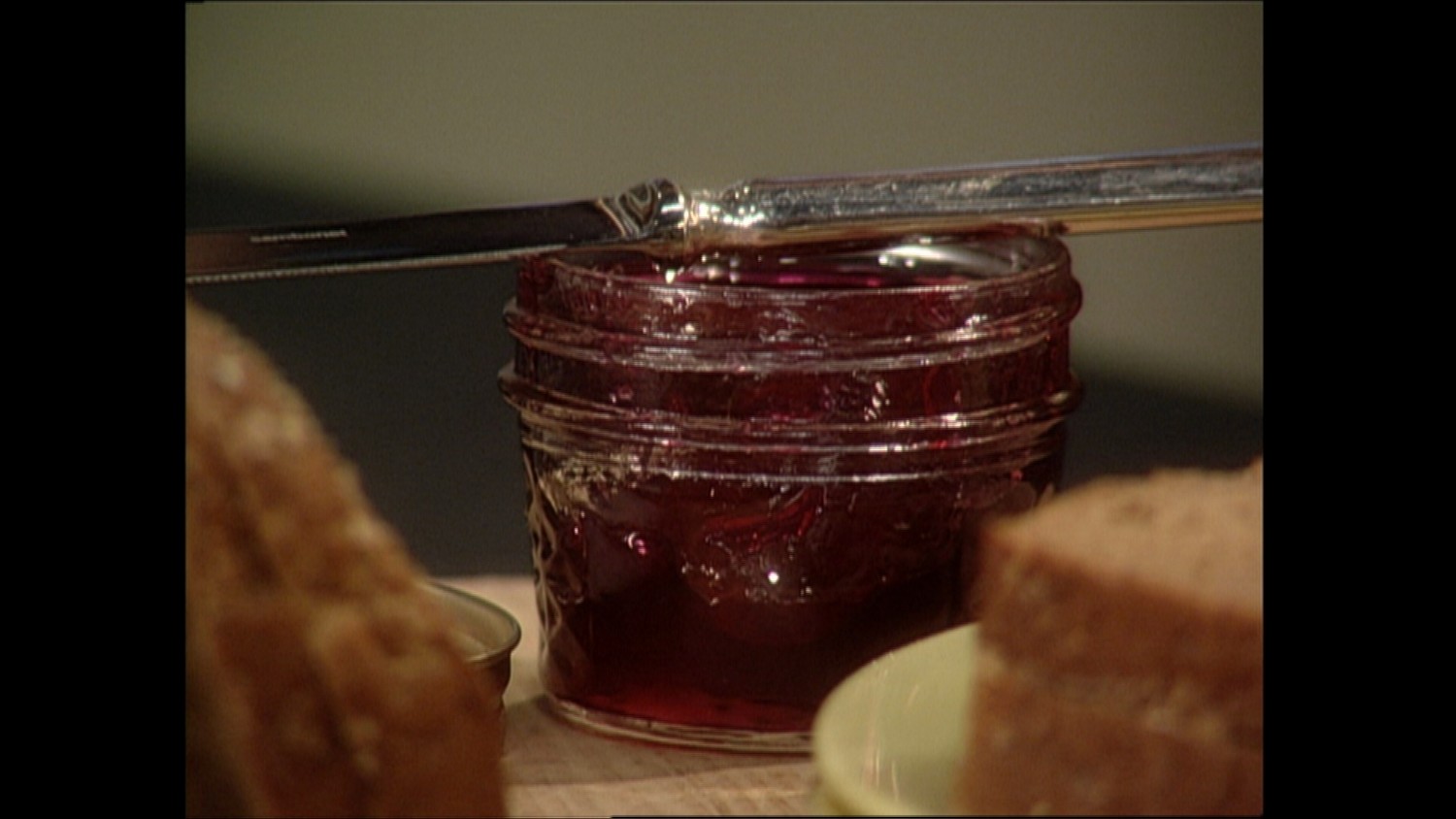 What is a gourmet recipe for Concord grape jam?