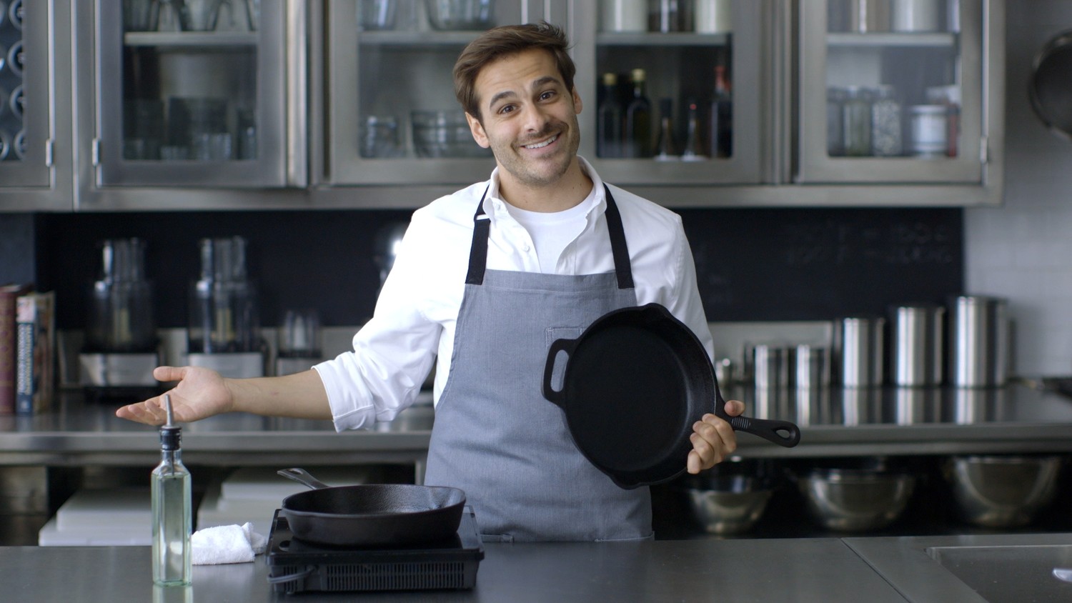 Video How to Clean and Season a CastIron Skillet Martha Stewart