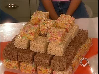 Video How To Make A Pyramidal Marshmallow Treat Cake