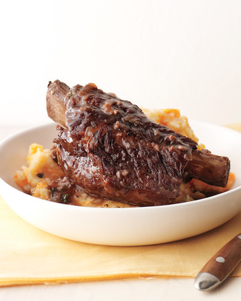 beef_short_ribs_with_potato_mash_1.jpg