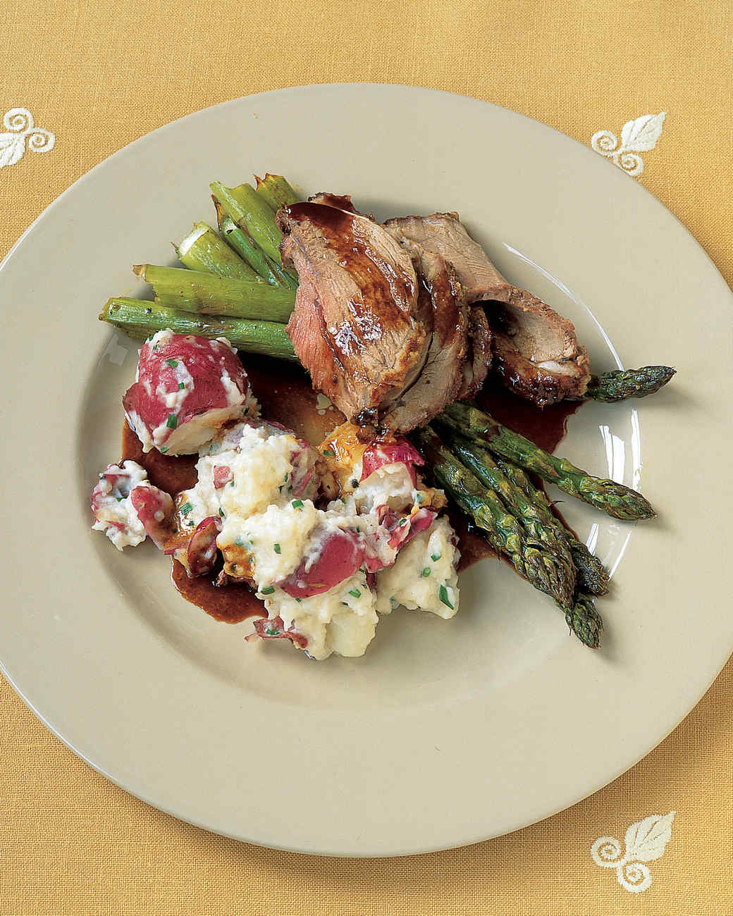 Roast Leg of Lamb with Garlic Recipe | Martha Stewart