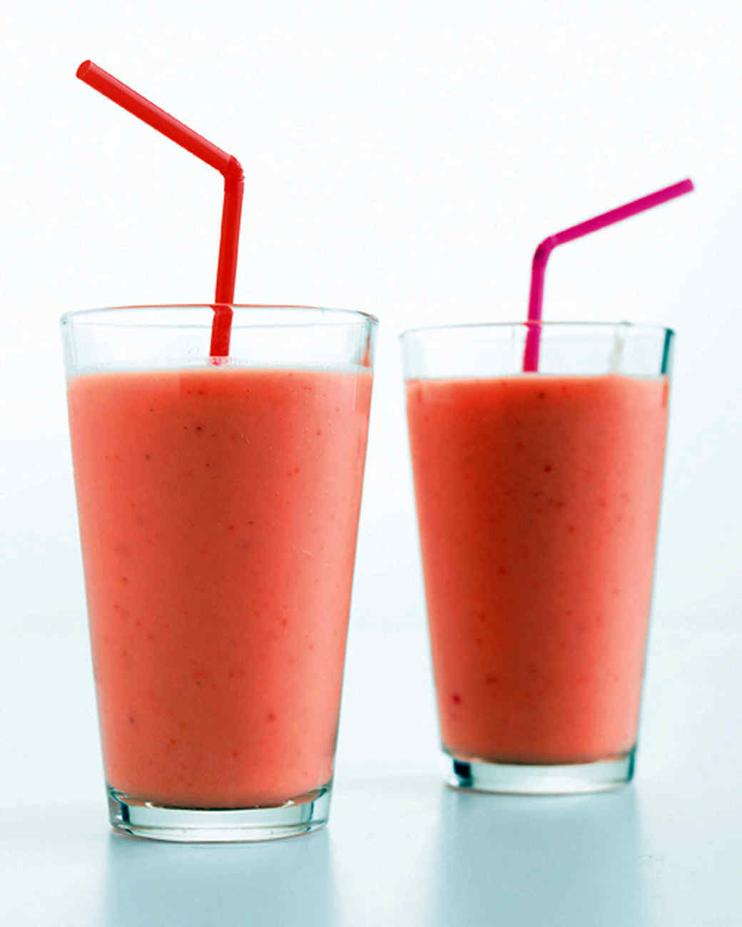 strawberry-mango-and-yogurt-smoothie