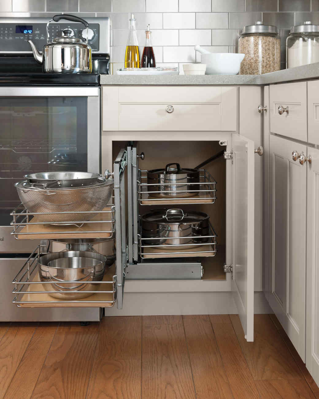 Kitchen Storage Ideas for the Chef Extraordinaire