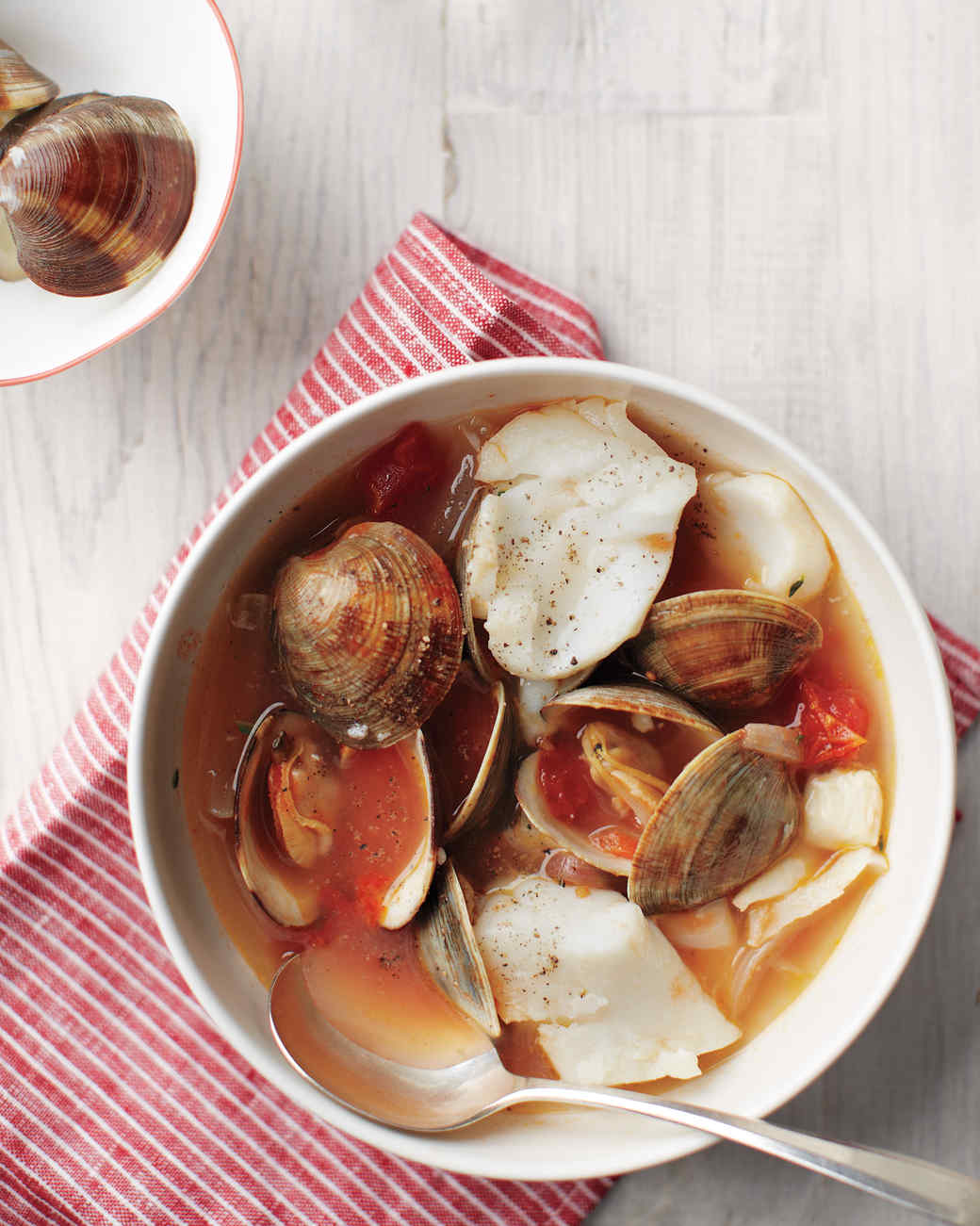 Our Most Comforting Seafood Chowder Soup And Stew Recipes Martha Stewart 6874