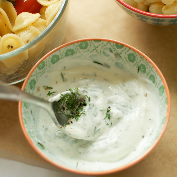 greek-yogurt-dip-0116.jpg (skyword:218785)