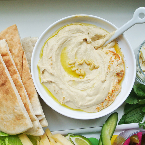 hummus-pita-fresh-0116.jpg (skyword:223269)