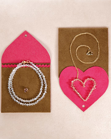 4089_020209_heartpendant.jpg