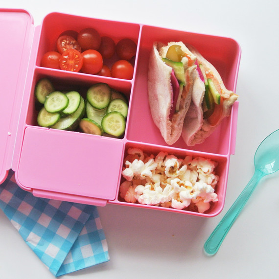 hummus-lunchbox-school-1016.jpg (skyword:223266)