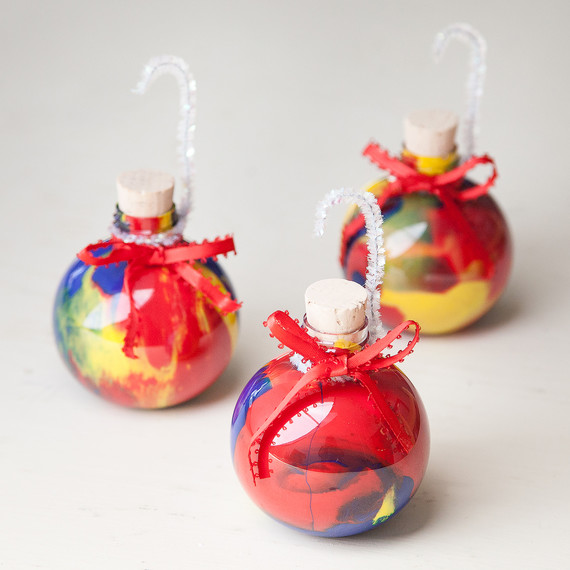 christmas craft for kids swirly christmas ornaments christmas craft for kids swirly christmas ornaments