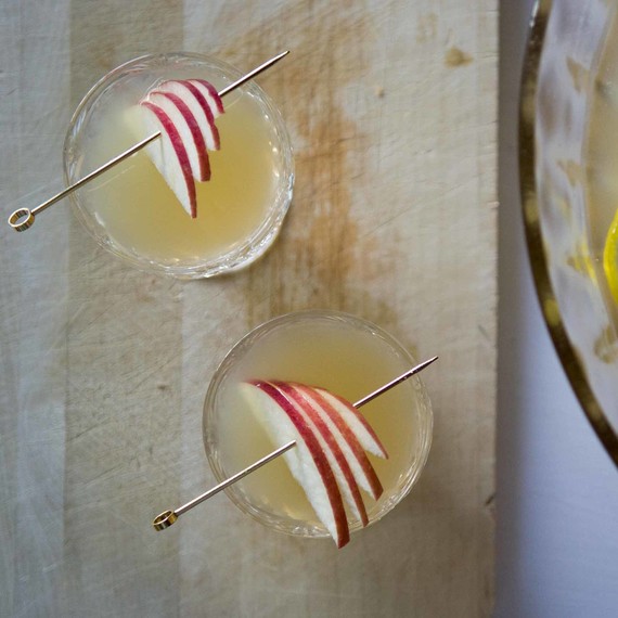 halloween-apple-punch-3-0815.jpg (skyword:181826)