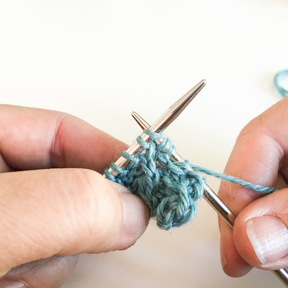 mock-cable-ribbing-0915-9574.jpg (skyword:188675)