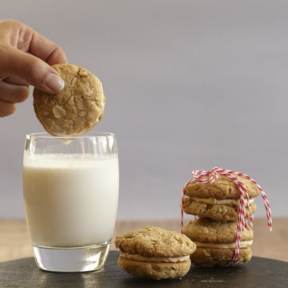 oatmeal-sandwich-cookies-0915.jpg (skyword:188699)