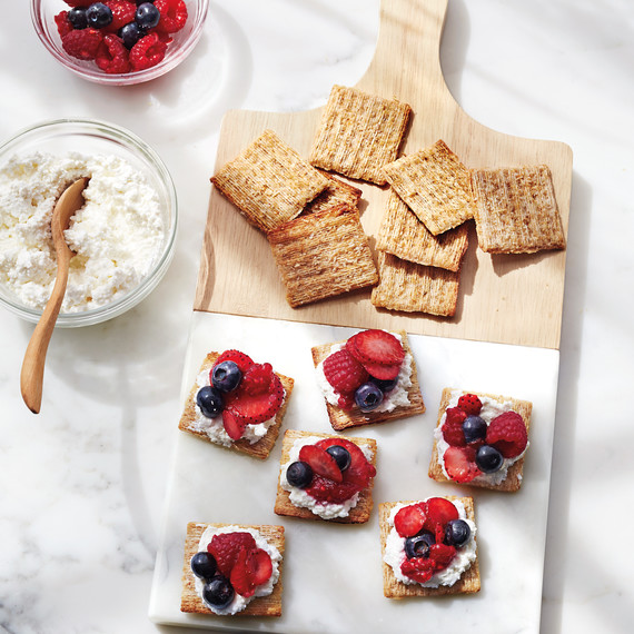 triscuits-berries-098-d112043.jpg