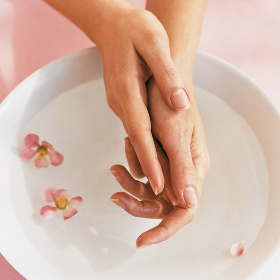 bc-skin-nails-1-wa101396hand05.jpg