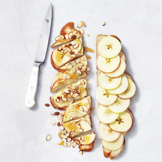 challah-apple-bread-167-d111217.jpg