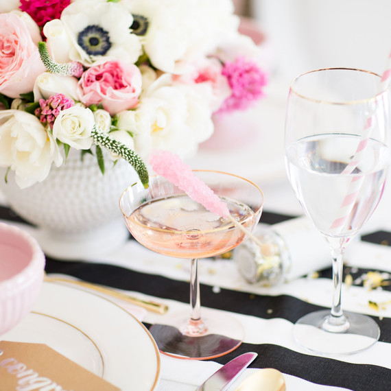 graduation-party-gold-glassware.jpg