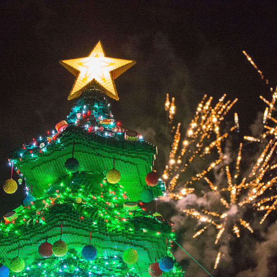 Legoland Christmas Tree of 2016 Legoland Christmas Tree of 2016