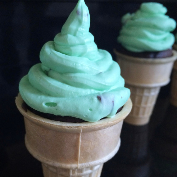 mint-chocolate-cupcake-cone-0215.jpg