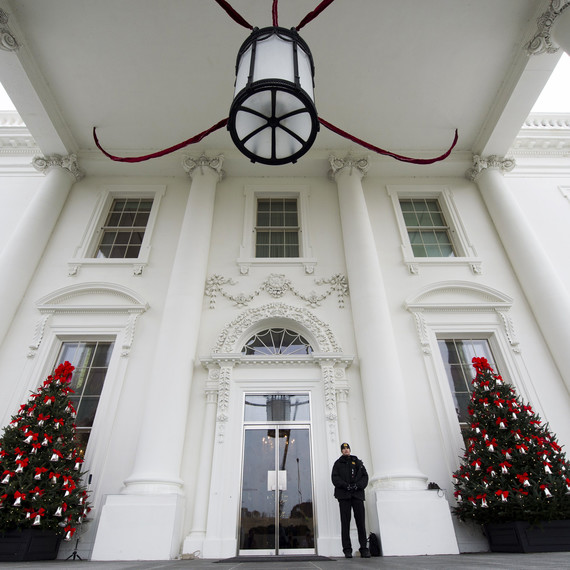 white house obama christmas front