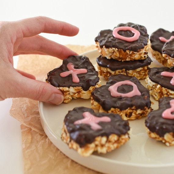 chocolate-peanutbutter-popcorn-02164.jpg (skyword:225121)