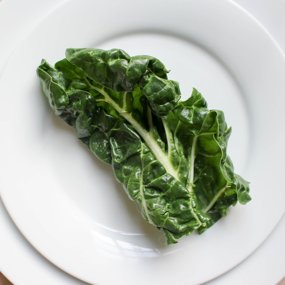 easter-place-setting-swiss-chard-0316.jpg (skyword:233991)