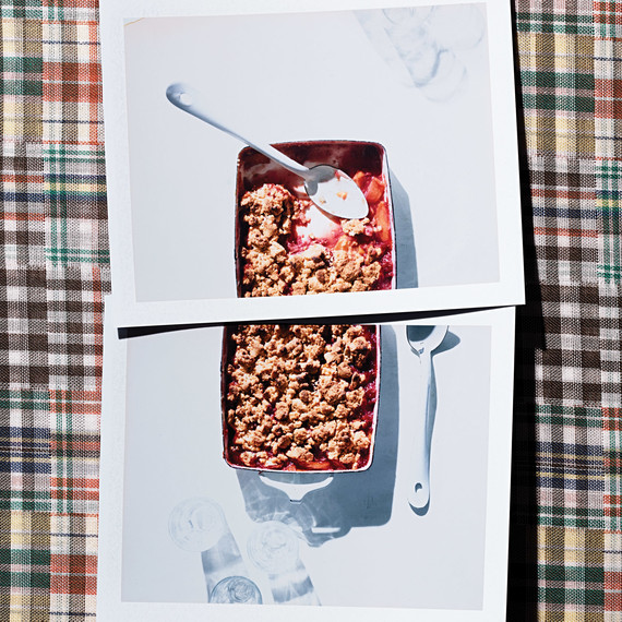 cornmeal-nectarine-crisp-s02-0032-d112928.jpg