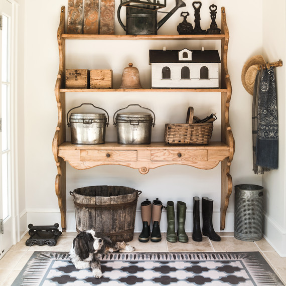 loi-thai-home-maryland-mudroom-05-d112070.jpg