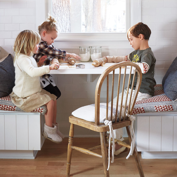 christmas-lake-tahoe-kids-making-ornaments-5478-d111862.jpg