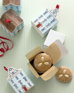 la102960_1207_cookiebox.jpg
