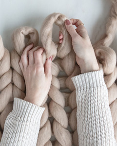 how to knit with your arms