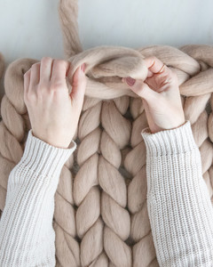 arm knitting cast on